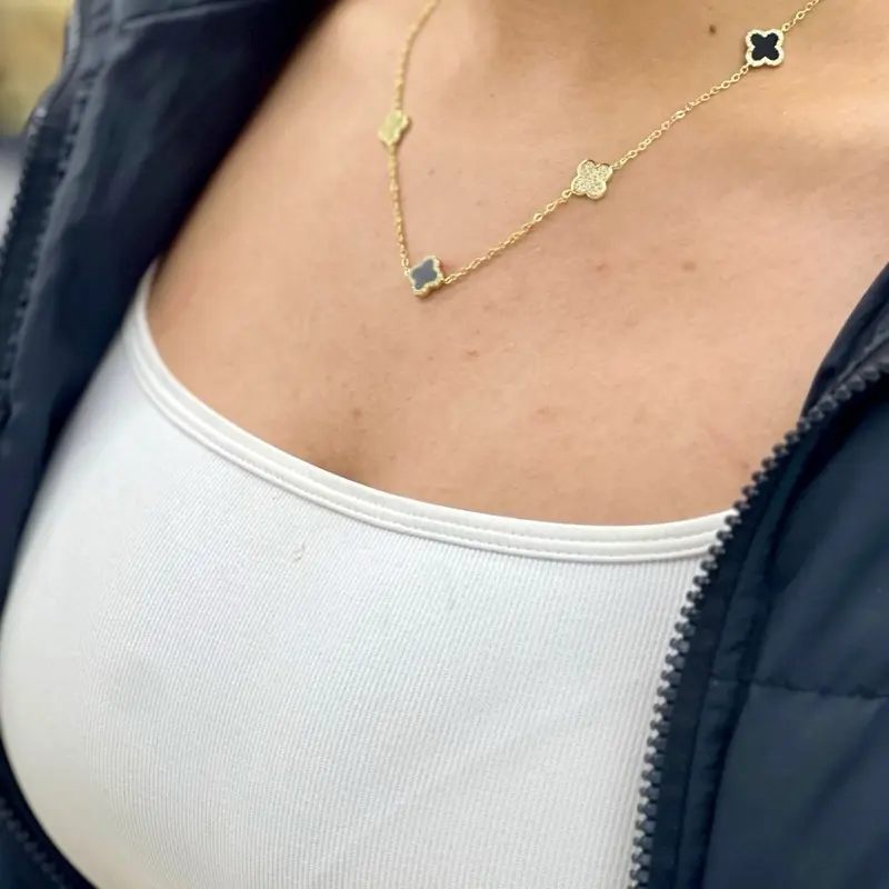 Collar elegante