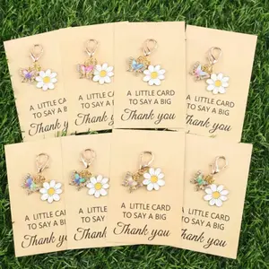 8pcs Cute Enamel Butterfly with White Daisy Keychain Set, Featuring a "Thank You" Engraved Pendant Keyring Set, Includes a Small Greeting Card to Say a Big Thank You. Inspirational Card, Gratitude Gift, Lucky Charm, for Decorating Bags, Keychain Jewelry