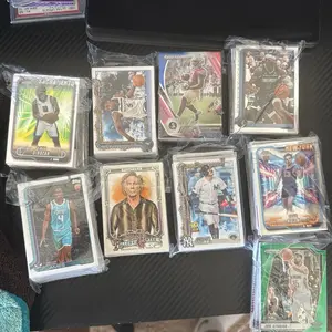 Lot of 1 50-100 base card lot looking for top rookies inserts, colored rookies and more