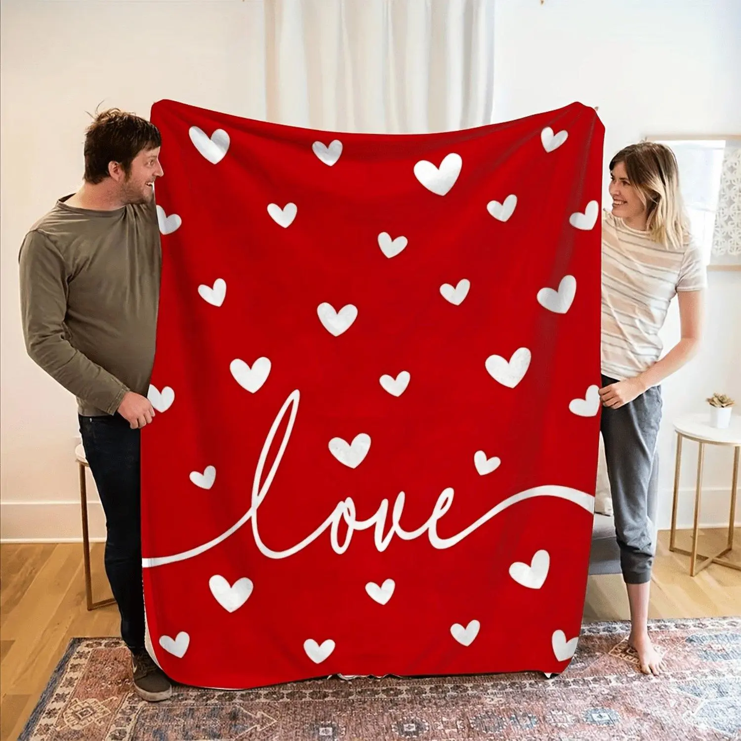 1pc Valentine'S Day Love Heart Fleece Blanket, Ultra-Soft Lightweight Flannel Throw for Girlfriend, Pink and Red Cozy Comfort Plush Blanket for Sofa and Bed, Office and Home Decor, All Seasons Chunky Knit Polyester Fiber, Machine Washable