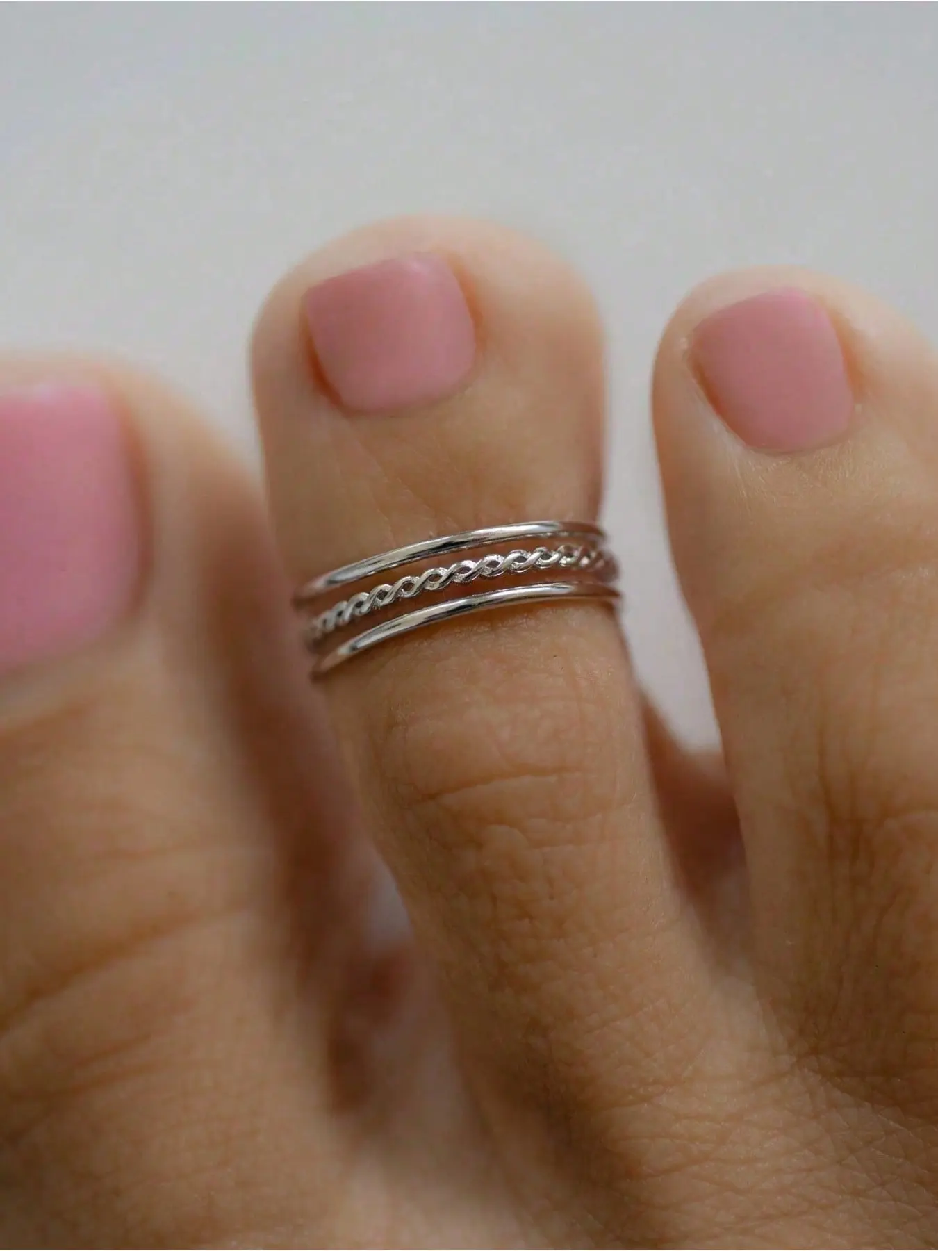 Adjustable Toe Ring Band, Boho Foot Jewelry for Beach and Summer, Midi Ring Body Jewelry, Birthday Gift for Her with Bohemian Touch, Beach Ready, Adjustable Fit, Gift Worthy