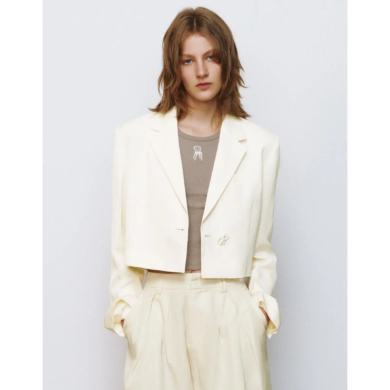 URBAN REVIVO Women's Cropped Trendy Blazer, Minimalist Acetate Linen Outerwear with Notch Lapel, Ready to Wear for Office OOTD, Cropped Length, Textured Woven Fabric, Viscose, Thin, Women's Clothes, Fitted