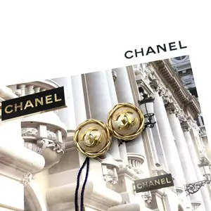 Pre-owned chanel HZ2tk mf9710