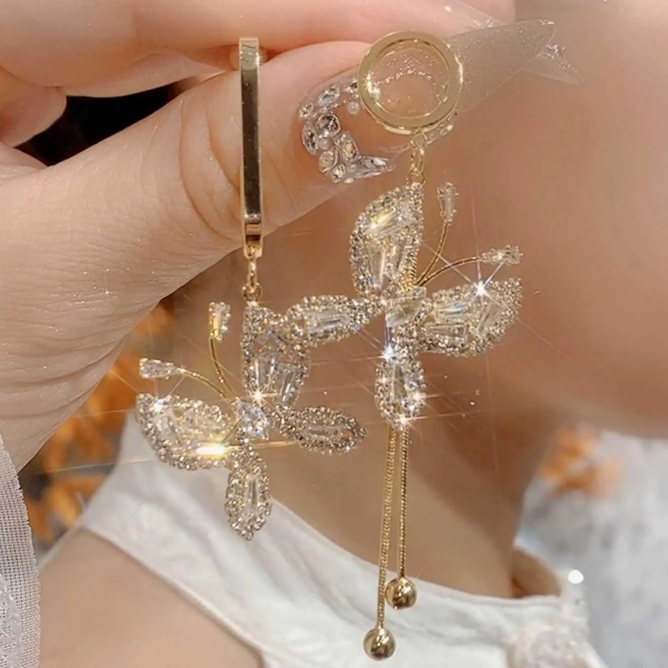 2025 Long Rhinestone Asymmetric Butterfly Earrings for Women, A/B Style Costume Jewelry with Silver Posts, Exquisite Fashionable Elegant Stud Earrings HNAL95, Long Earrings Women, Butterfly Shape