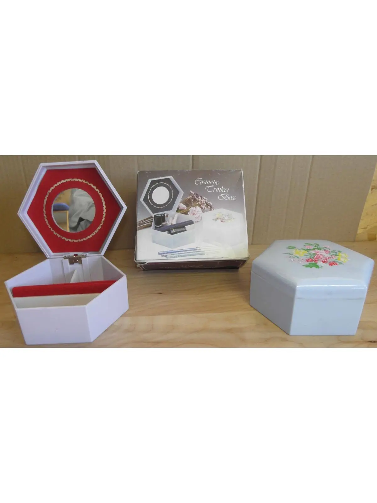 Tapestry Trading JB9273 Hexagon Jewelry box with Flower