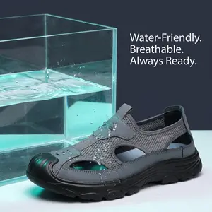 Men’s closed-toe mesh sandals for summer-breathable, non-slip, lightweight casual footwear with a soft sole for outdoor stream trekking