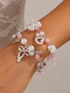 Sweet Butterfly Gold Pendant Bracelet, Cute Heart Pearl Jewelry, Fashionable Hand Chain Accessory, Perfect Gift for Women, Heart Charm Bracelet