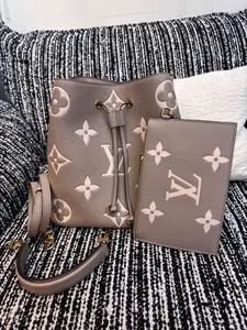 Pre-owned Louis Vuitton Monogram Empreinte Embossed Leather Tote Bags NéoNoé MM Bucket Bag (Tourterelle Gray/Cream)（95661624）