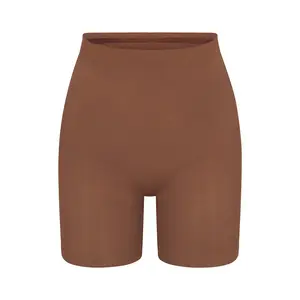 SKIMS SEAMLESS SCULPT MID THIGH SHORT
