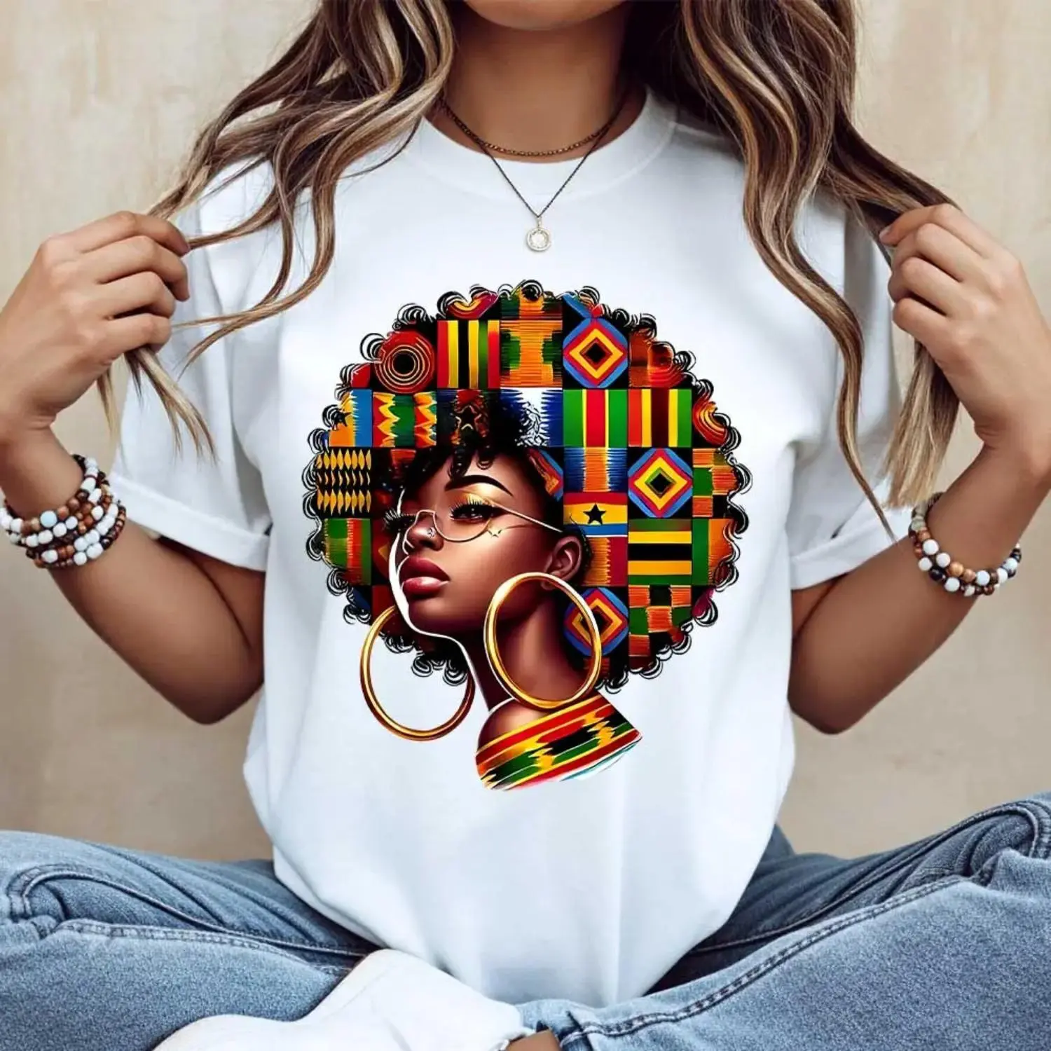 Women's Short-Sleeve African Kente Print T-Shirt, White Top with Glasses Graphic, Casual Streetwear for Lady’s Everyday Outfits and Cultural Celebrations