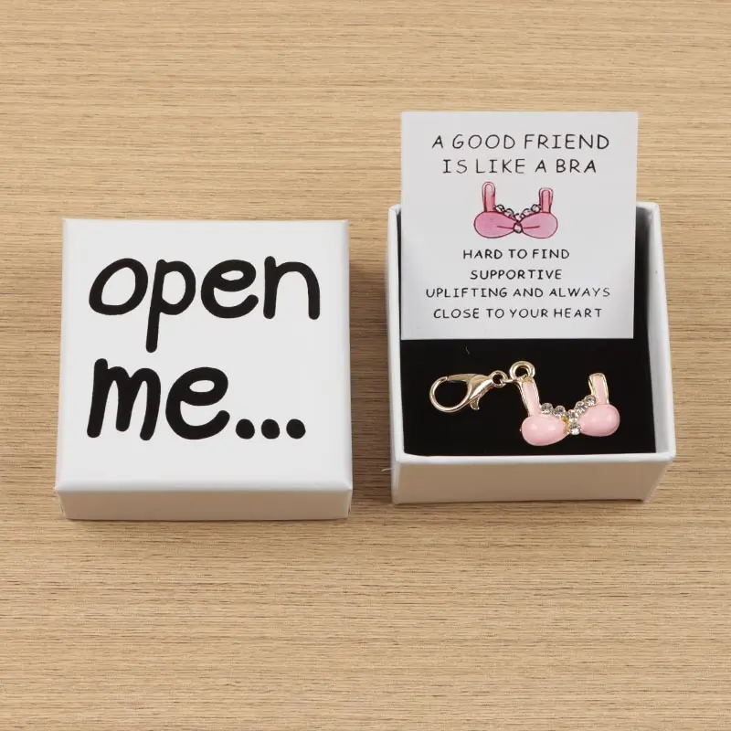 1pc Colorful Bra Keychain With Gift Box, Birthday Party Pendant Keyring, Long-Distance Friendship Jewelry for Women Fun Accessory, Keychain Accessories, Wellcrafted Accessory, Best Friend Gift, Women's Keychain Gift, Cool Keychains