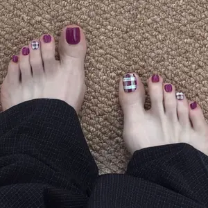 36pcs Retro Plaid Toe Nails, Short Square Wine False Toes, Daily & Vacation Wear, Fashionable Fake Nail Set for Women