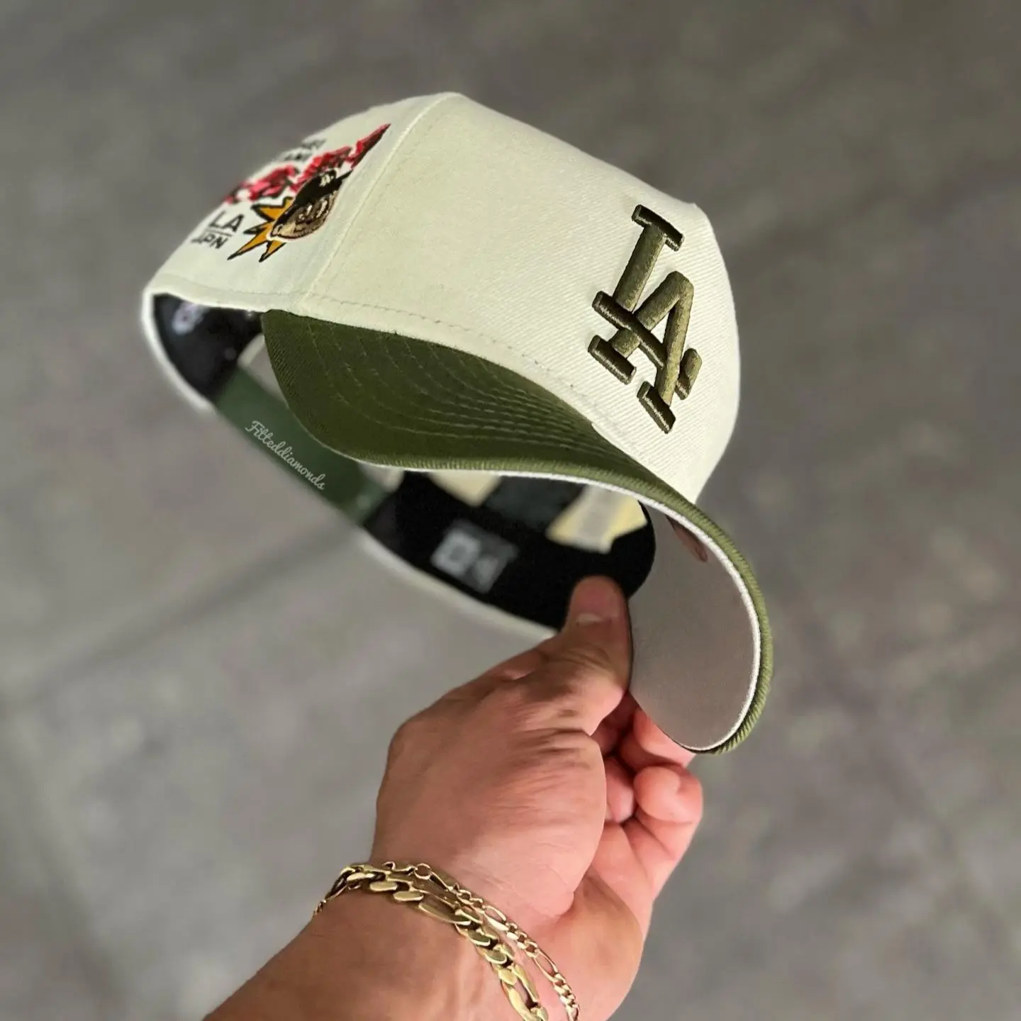 New Era MLB LA Dodgers & NY Yankees 59FIFTY 9FORTY Snapback Adjustable Baseball Cap Ivory Cream Olive Green Embroidered LA Logo Curved Brim Adjustable Unisex Baseball Hat Retro Vintage Streetwear Look Hip Hop Style Fashion Trend 2026 TikTok Viral Headwear
