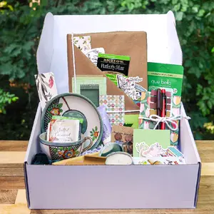 Blind Date with a Book Box | Teacup Book Box | Book Lover Box | Mystery Blind Date Book | Book Worm Gift Box | Surprise Book Box | Bookish Gift | Gift for Her