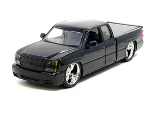 2006 Chevrolet Silverado Extended Cab Custom – Black Diecast 1:25 Scale Model - Motormax 79039BK