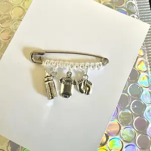 Simple Pregnancy Safety-pin