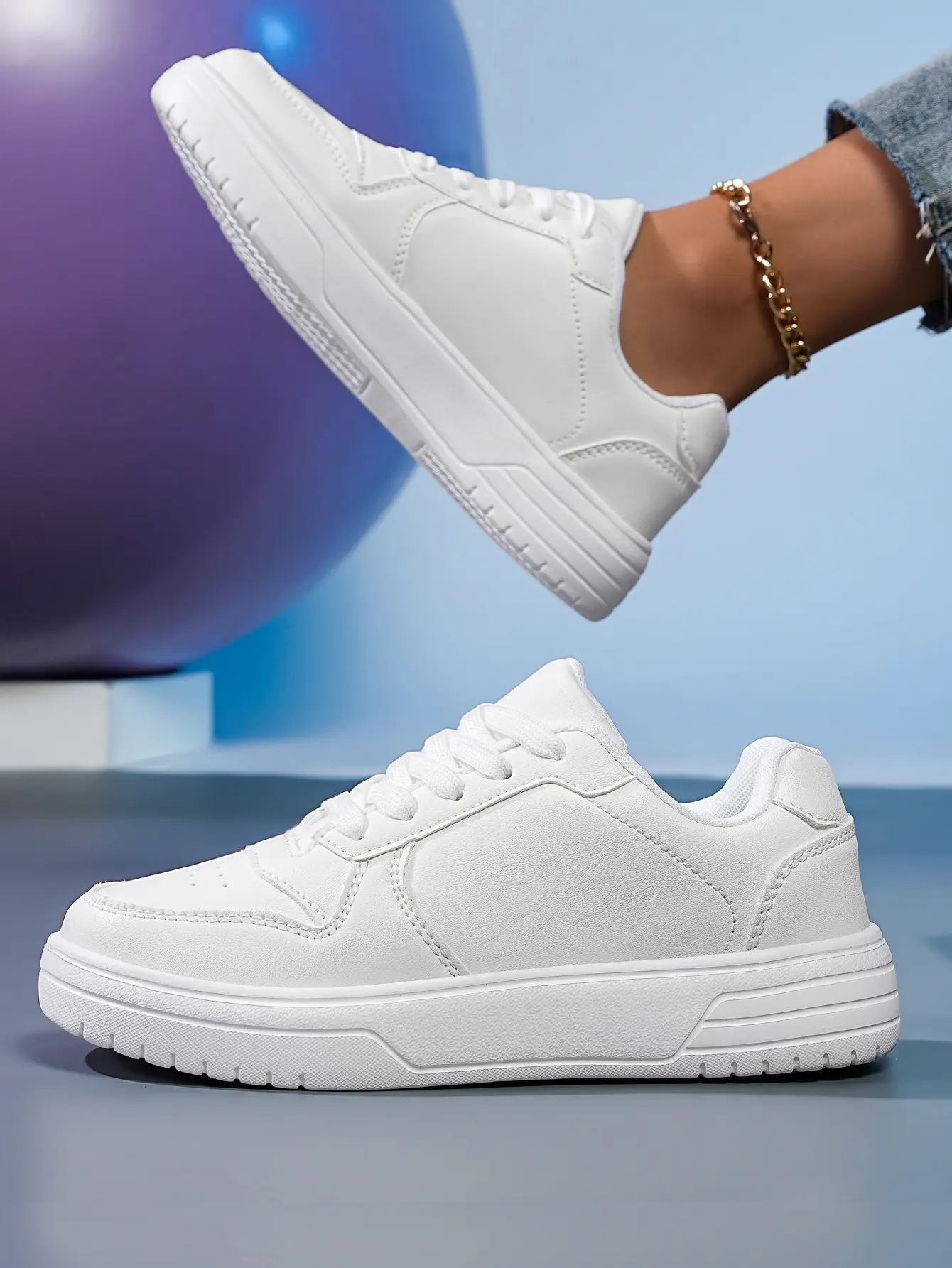 Women's Skate Shoes, White Leather Low-Top Sneakers with Chunky Sole & Gold Ankle Chain, Casual Street Style Shoes for Daily Wear, Comfortable Fashion Gift for Her​