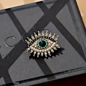 Unique Evil Eye Brooch for Women Chic Eye Lapel Pin Statement Jewelry Accessories Bulk Wholesale New Year Gift Alloy Material 26*21MM Multifunctional Fashion Commuting Ornament