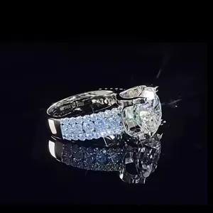 2.0 Carat Moissanite Ring GRA Certified Sparkling Gemstone Jewelry