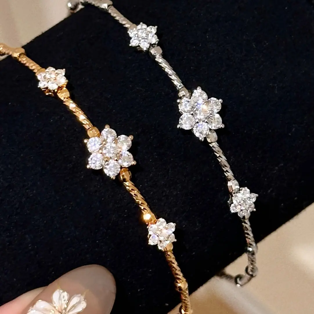 2025 new fashion luxury high-end S925 sterling silver flower sunflower bracelet triple sunflower bracelet light luxury sense of art trend jewelry bracelet fashion high-end bracelet holiday gift birthday gift Valentine's Day gift