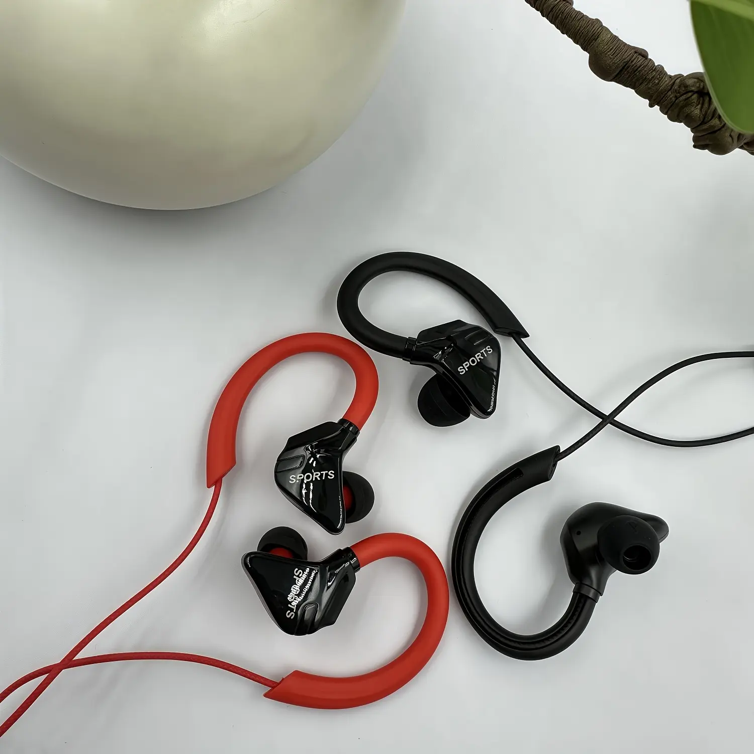 1pc In-Ear Sports Headphones • Compatible with 3.5mm Mobile Phone Headphones • With Microphone • High-Definition Calls • Running Sports In-Ear Headphones • Music Headphones • Student Headphones • Earphones • Headsets • Suitable for Sports • Gifts