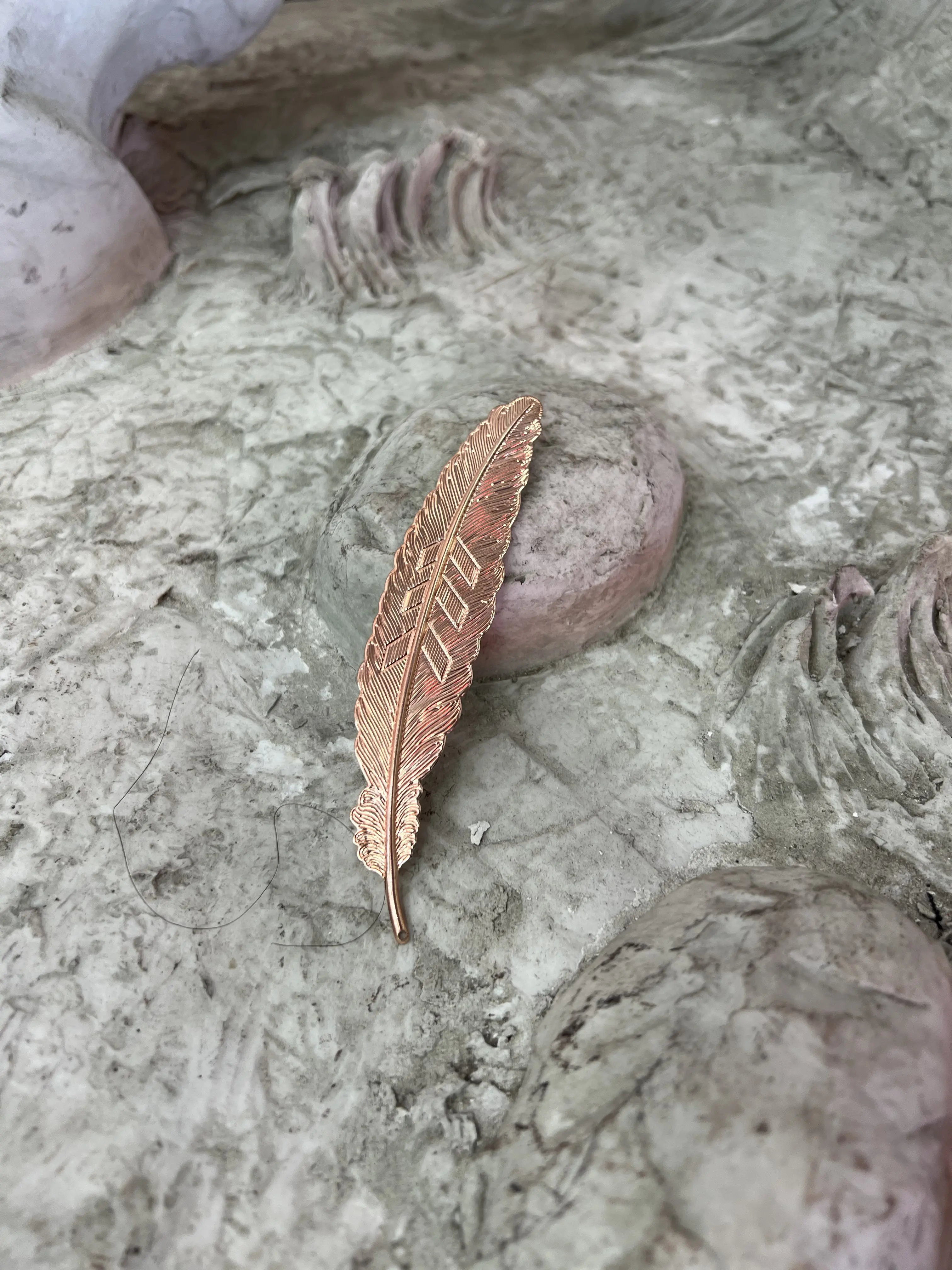 Tombstone Pluma De Metal - Bronze