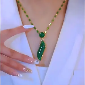 [Vintage Emerald Necklace] Lucky Bamboo Elegant Vintage-Style Faux Emerald Pendant Necklace - Golden Accents, All-Season Elegance, Ideal for Weddings & Gift Giving