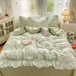 4PC New fresh green floral pattern four-piece set(1 PC duvet cover+ 2 PC pillowcases+ 1 PC bedsheet) Bedding Set. Simple style, versatile，The prints are fresh and cute. Whether for use inhome bedroom or for thehotel guest room，all good choice