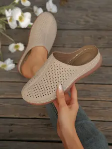 Breathable Hollow Out Mule Sandals Women 2026 New No-Heel Flat Mom Shoes Multi-Color Casual Slippers, Comfortable Summer Footwear