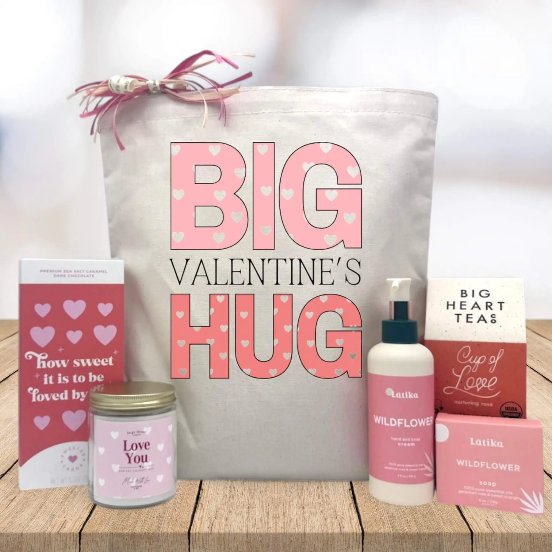 Itsonlynaturalgifts Big Valentine's Hug Gift Basket with Sea Salt Caramel Chocolate Bar & Love You Apricot Candle