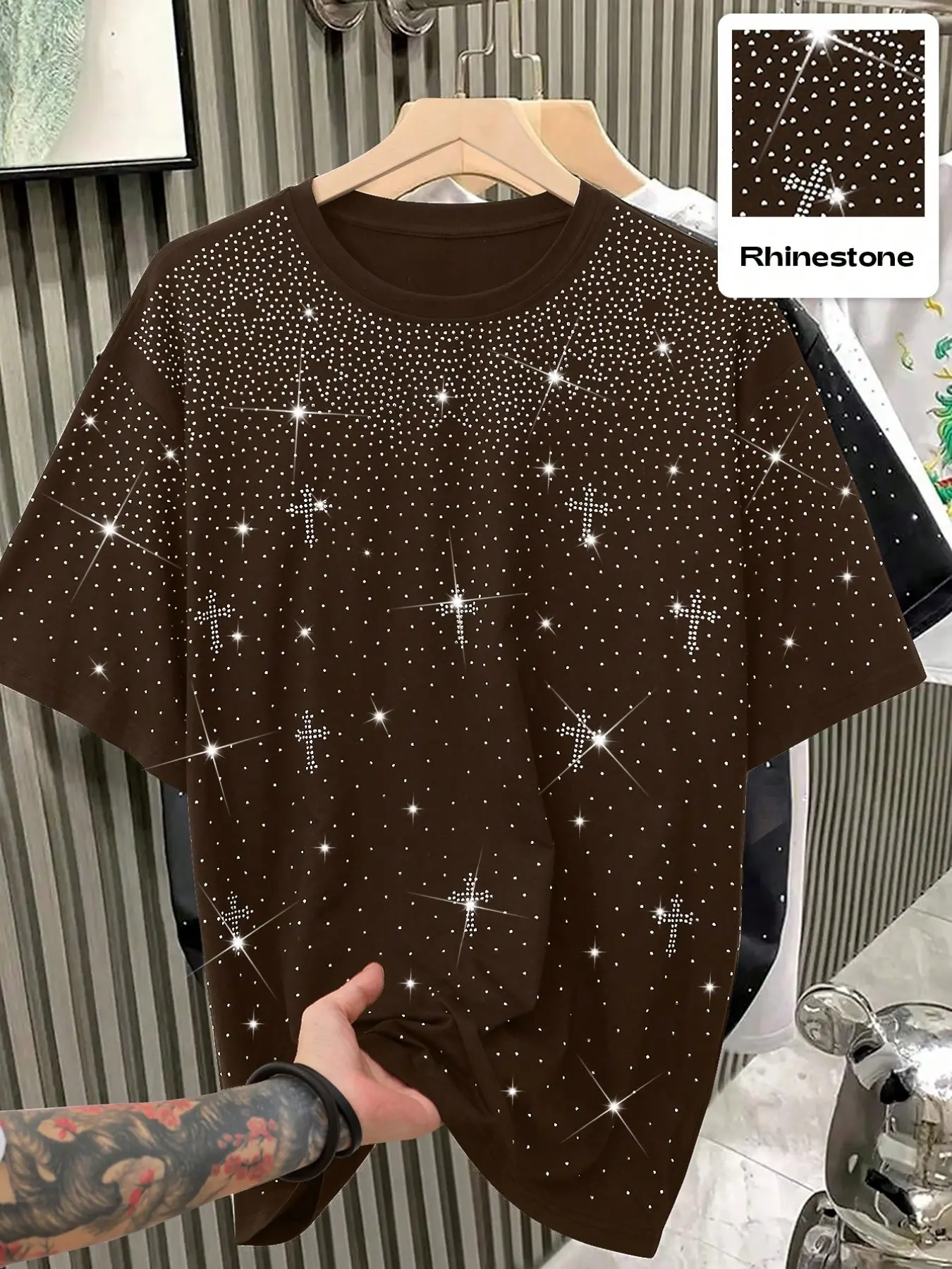 Unisex, Loose design featuring a water-crystal-embellished cross-shaped pattern Short T-shirt, a glam-inspired top with modern design, Streetwear, perfect for showcasing fashion sense, suitable for Summer everyday wear in school or at work