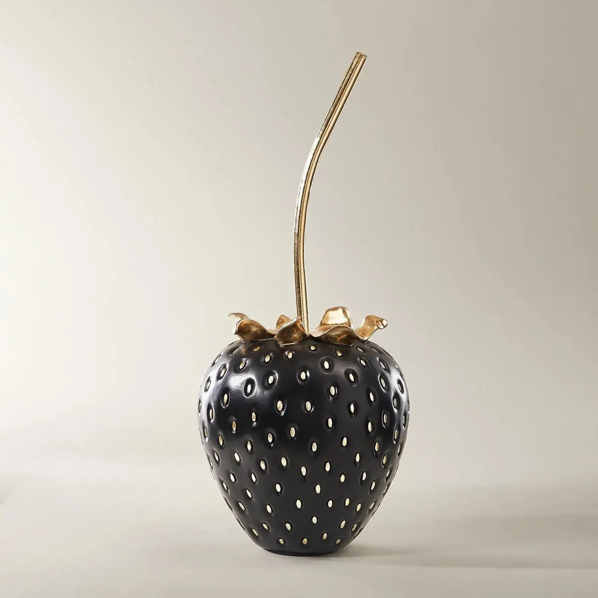 Z Gallerie Grand Luxury Cast Resin Flower-Shaped Artificial Fruits Bouquet - Gold-Black Strawberry Faux Indoor Plant, Funky Gold House Decor, Unique Room Decor Apartment Entryway Centerpiece Accessory