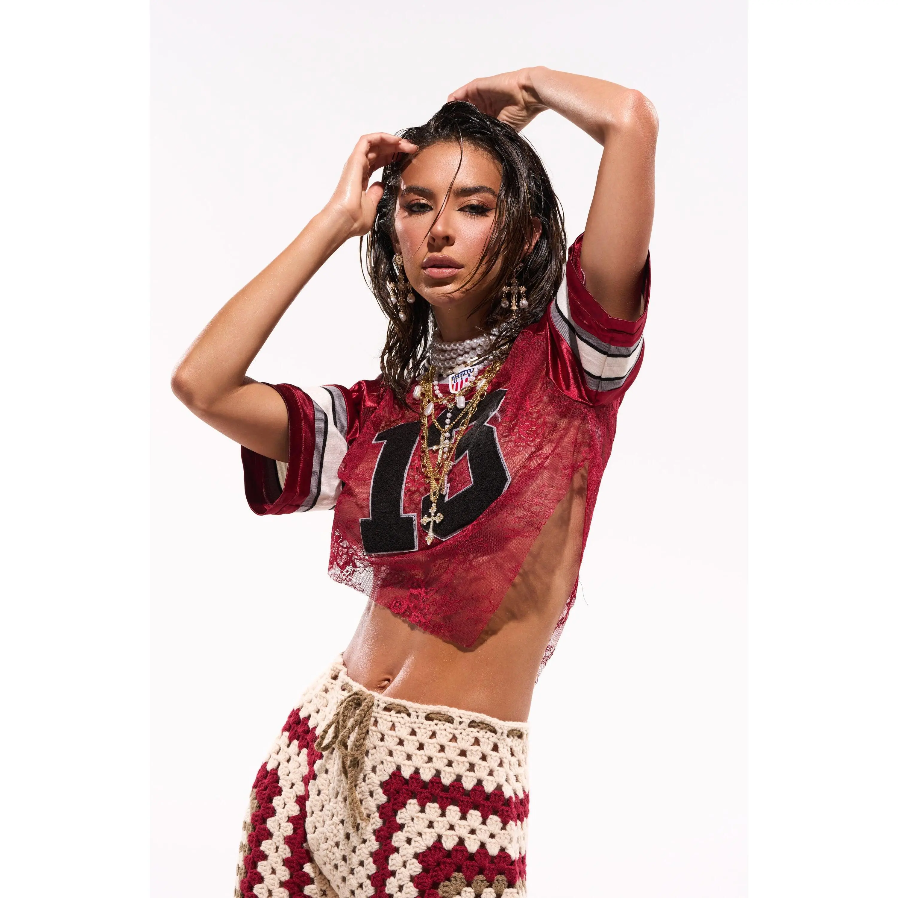 LUCKY LACE JERSEY TOP IN BURGUNDY