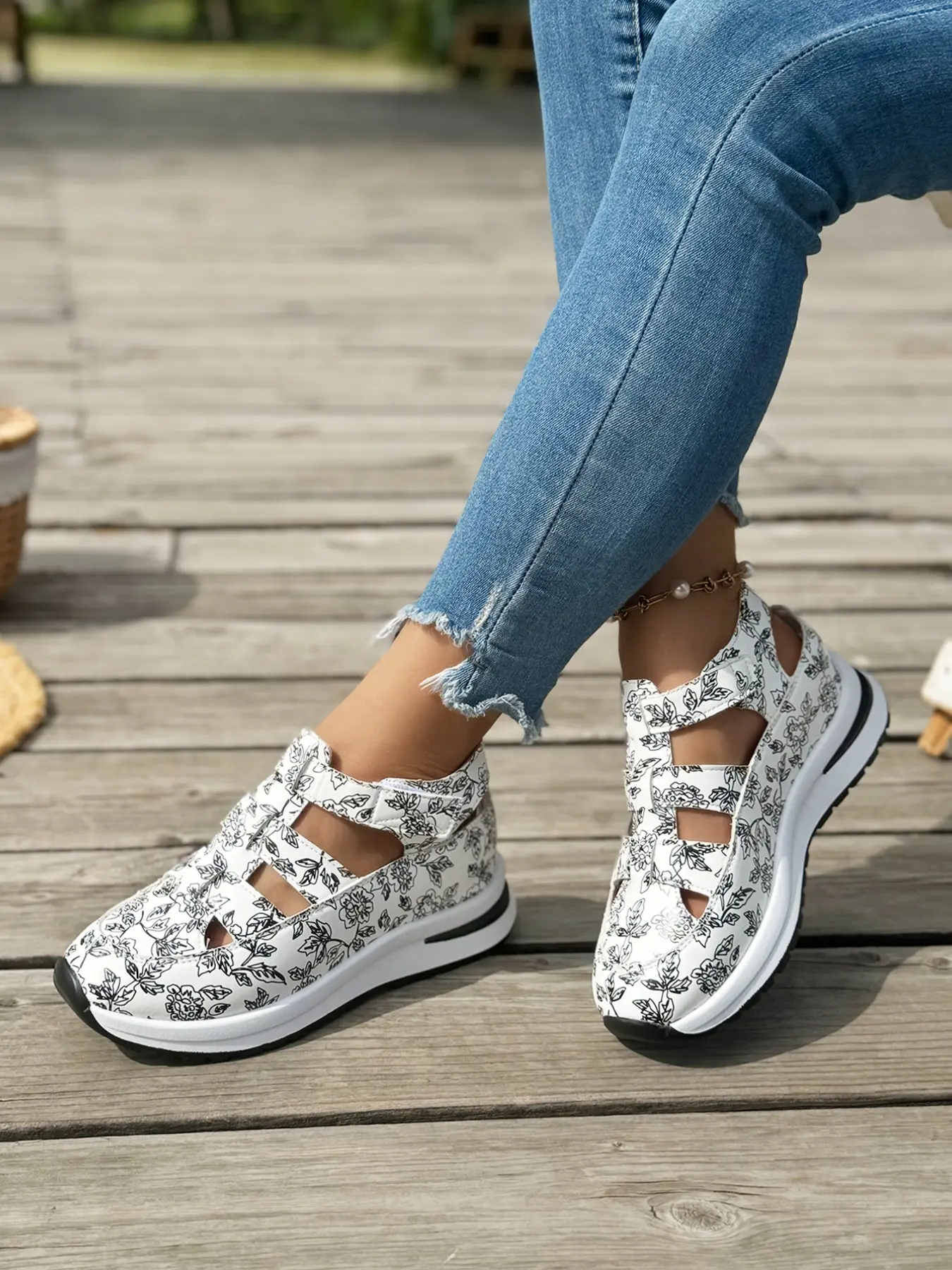 Women's Fashionable Velcro Fastening Wedge Sneakers, Casual Comfortable Soft Sole Sandals for Summer, Lightweight Breathable Shoes for Daily Wear, Walking Shoes, Footwear