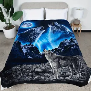 Super Soft Howling Wolf Print Flannel Cozy Chic Blanket - Majestic Wolf & Mountain Design, All-Season Use, Suitable for Bedroom and Sofa, Mixed Colors