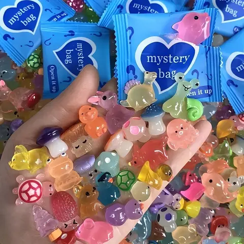 20pcs/50pcs  Mini Glowing Animal Resin Model In The Dark, Magical Surprise Mystery Bag Dollhouse Decoration, Fairy Tale Garden Decoration, Birthday Party Gifts, Handicrafts, Decorations, Resin Animal Sculpture, Set, Decorative Sculptures