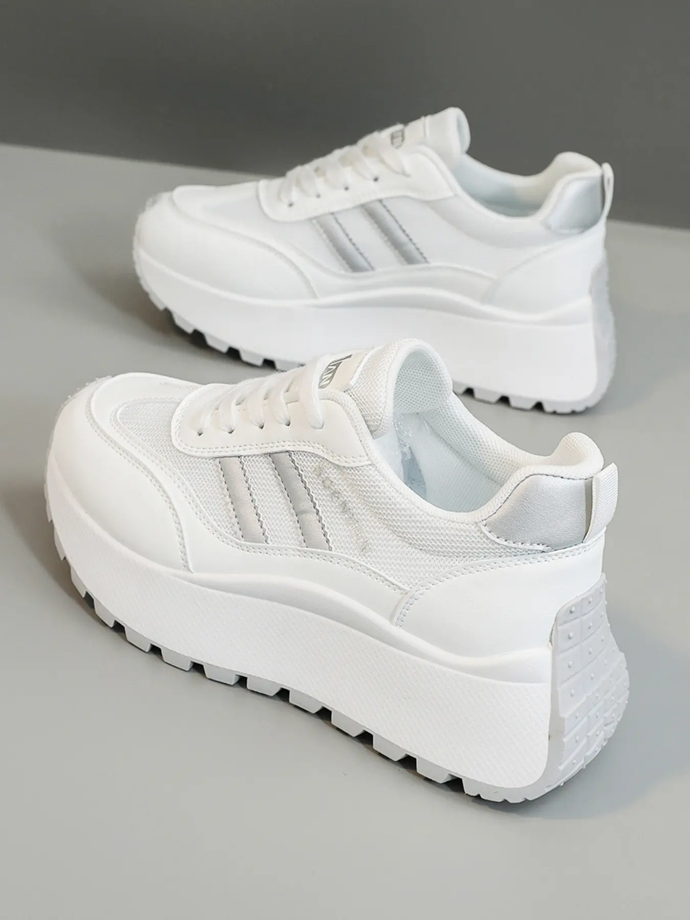 Women's Casual Sports Shoes, Skateboarding Sneakers, Casual Running Footwear, Athletic Running Shoes, Thick Sole Height Increase, Breathable Mesh