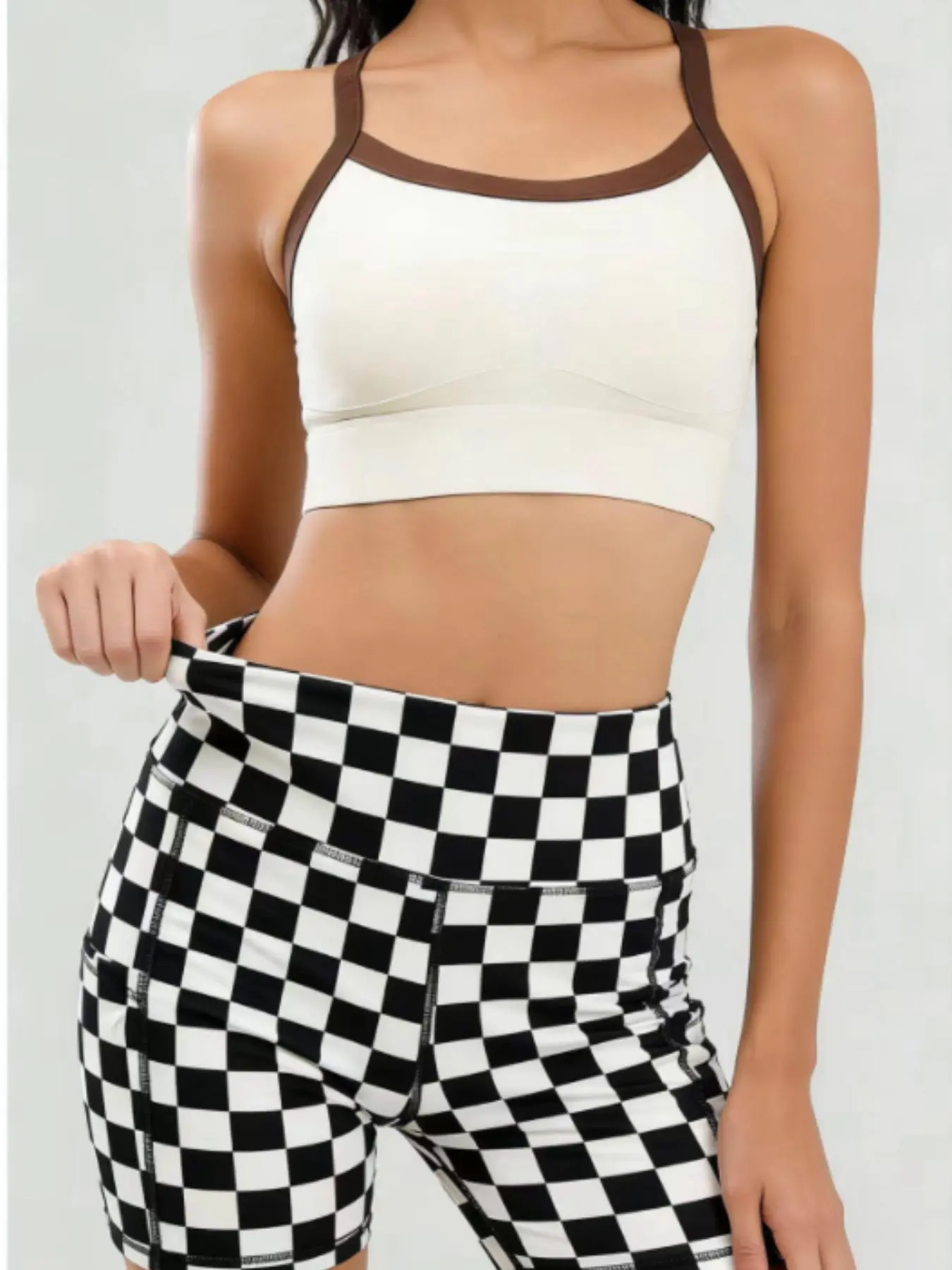 Seamless Polyester Plaid Yoga Shorts with Pocket, Quick-Dry Sporty Design, Ideal for Cycling, Running, Gym, Daily Wear