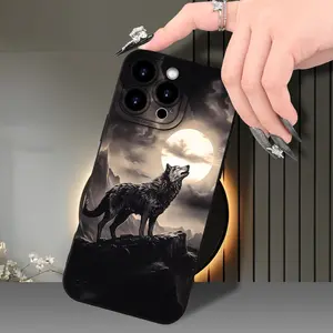 Howling Wolf Under the Moonlight Phone Case/Suitable for iPhone 17 Air/16 Plus/15 Pro Max/14 Pro/13/12/11 and Other Mobile Phone Cases/As a Birthday/Holiday Gift for Family and Friends, Wolf Culture/MS208