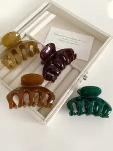 A multi colored optional fashionable high ponytail clip is suitable for daily wear, vacation and dating occasions, and is also a surprising and exquisite small gift. Hair Claws