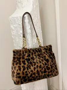 High-End Leopard Print Large Capacity Fashion Tote Bag, Trendy Animal Print Design, Durable and Spacious Daily Storage Solution