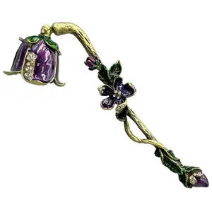 Elegant Alloy Candle Extinguisher, Vintage Decorative Candle Snuffer for Home Decor, Safe Flower Candle Extinguishing Cover for Scented Candles, Perfect Candle Accessory for Safely Putting Out Candles with Style and Elegance in Any Room