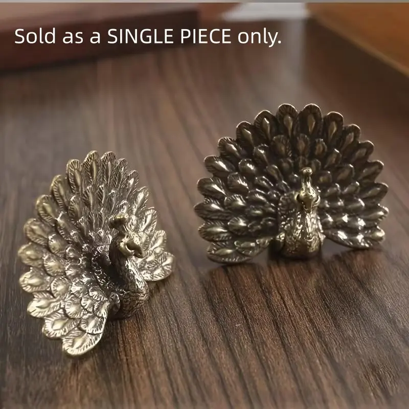 Vintage Brass Peacock Ornament, Car Interior Ornaments, Sturdy Exquisite Craftsmanship, Brings Prosperity & Good Luck, Perfect for Car Dashboard, Desk or Car Interior Decoration