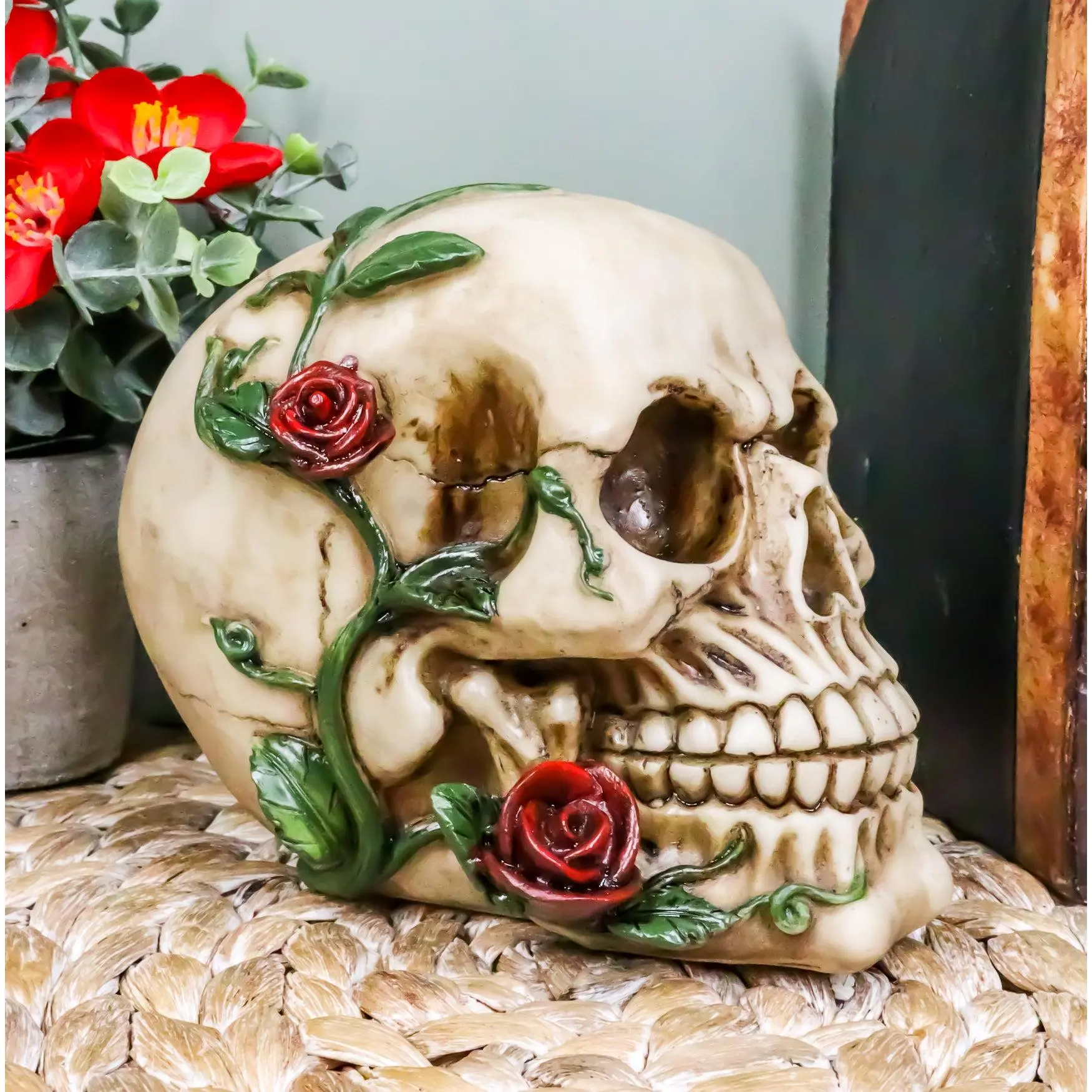 Day of The Dead Red Rose Vine Resin Skull Figurine, DOD Floral Sugar Skull Decoration, 6"L Small Altar Decoration for Desk, Home Decor Figurines & Miniatures, Figurine, Statue & Bobblehead Supplies