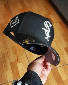 NEW ERA MLB Chicago White Sox 9FORTY Adjustable Cap – Classic black Crown and Black Visor Baseball Hat with Premium Embroidery and Streetwear Style