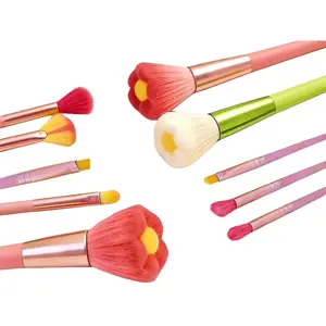 10pcs Kawaii Fan Cute Daisy Flower Red Makeup Brush Set Powder Blush Eye Shadow Brushes Kit for Teens Women Girls