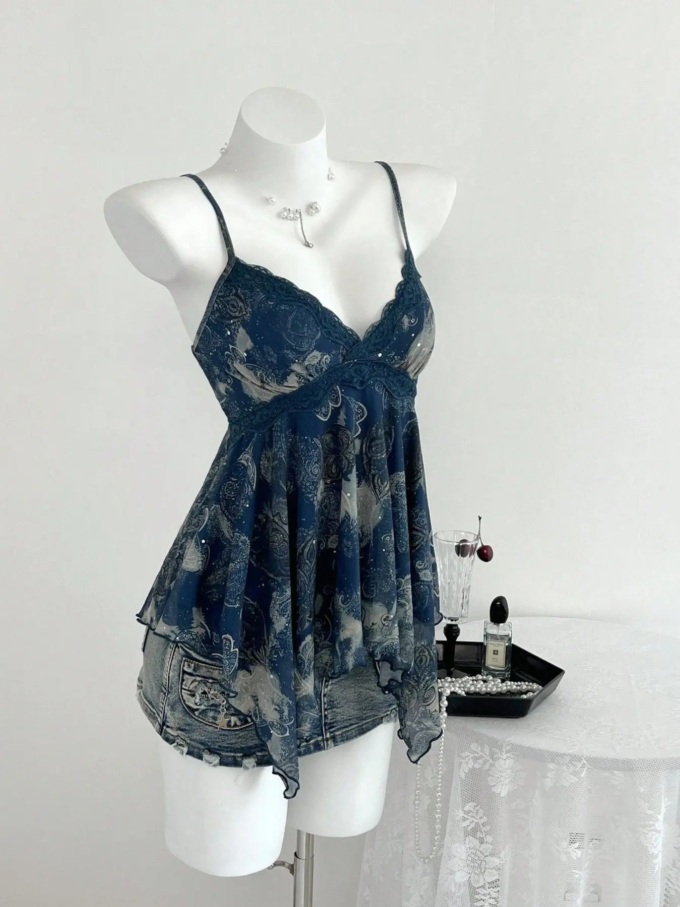 Summer New Casual Breathable Sleeveless Mesh Print Top, Fashion Y2K Bohemian Boho Style Asymmetrical Hem Lace Trim Camisole, Casual Feminine Women's Vest, Slim-Fitting Ladies' Clothing