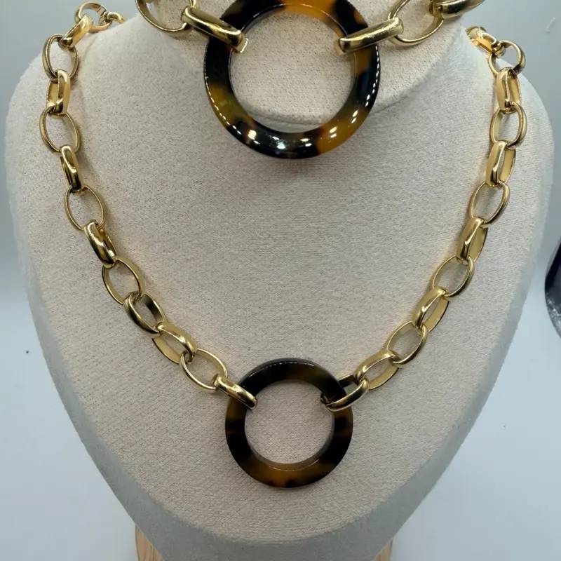 Roonie 2-Piece Resin Jewelry Set, Necklace and Bracelet for Daily Wear