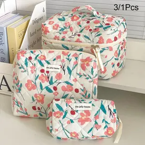3/1 Pcs Quilted Travel Makeup Bag, Large Capacity Fluffy Cosmetic Bag, Washable Floral Pattern, Portable, Ideal for Women/girls Travel Gifts