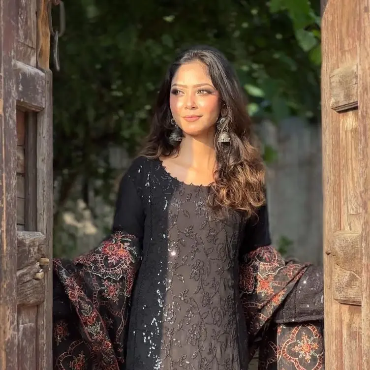 Luxury Embroidered Frock 3-Piece Suit – Mint & Black